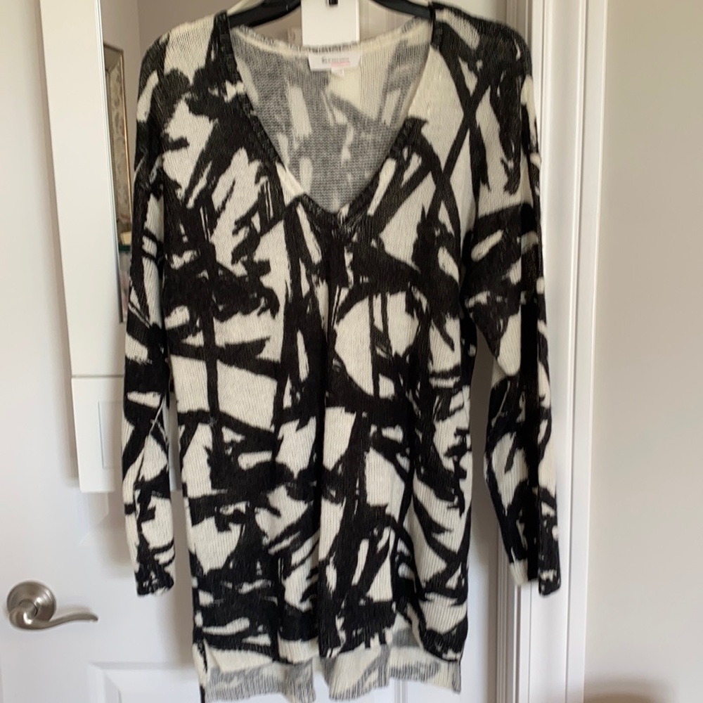 Women’s Vince Camuto Black and Cream Sweater